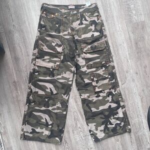NWOT True Religion baggy cargo pants